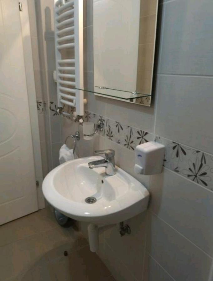 Royalwings Apartman Jagodina Exterior photo